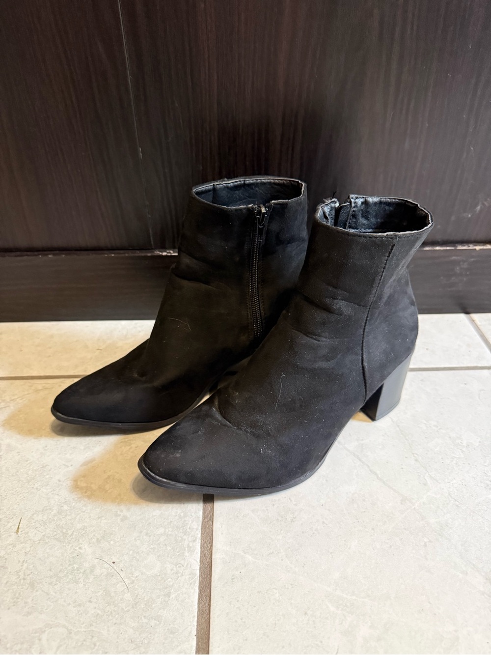 Streetwear Society faux suede heels -wmns 9